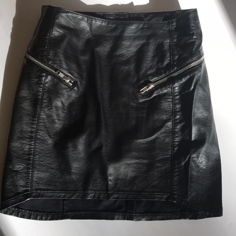 Faux leather mini skirt